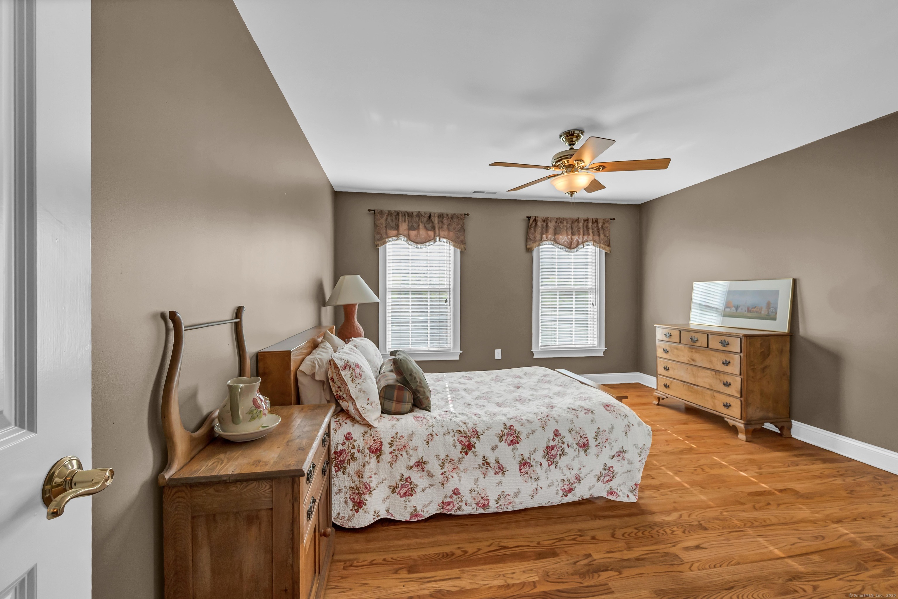 New Milford, Connecticut, 06776, United States, 4 Bedrooms Bedrooms, ,4 BathroomsBathrooms,Residential,For Sale,1987689