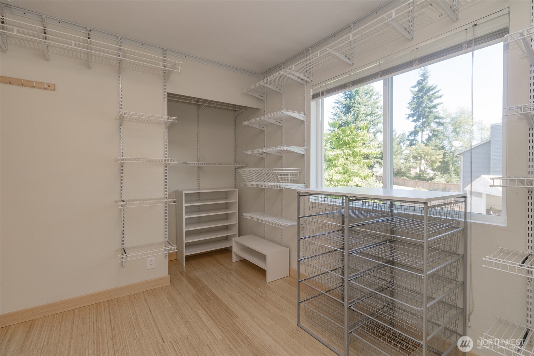 Kent, Washington, 98031, United States, 3 Bedrooms Bedrooms, ,2 BathroomsBathrooms,Residential,For Sale,1984192