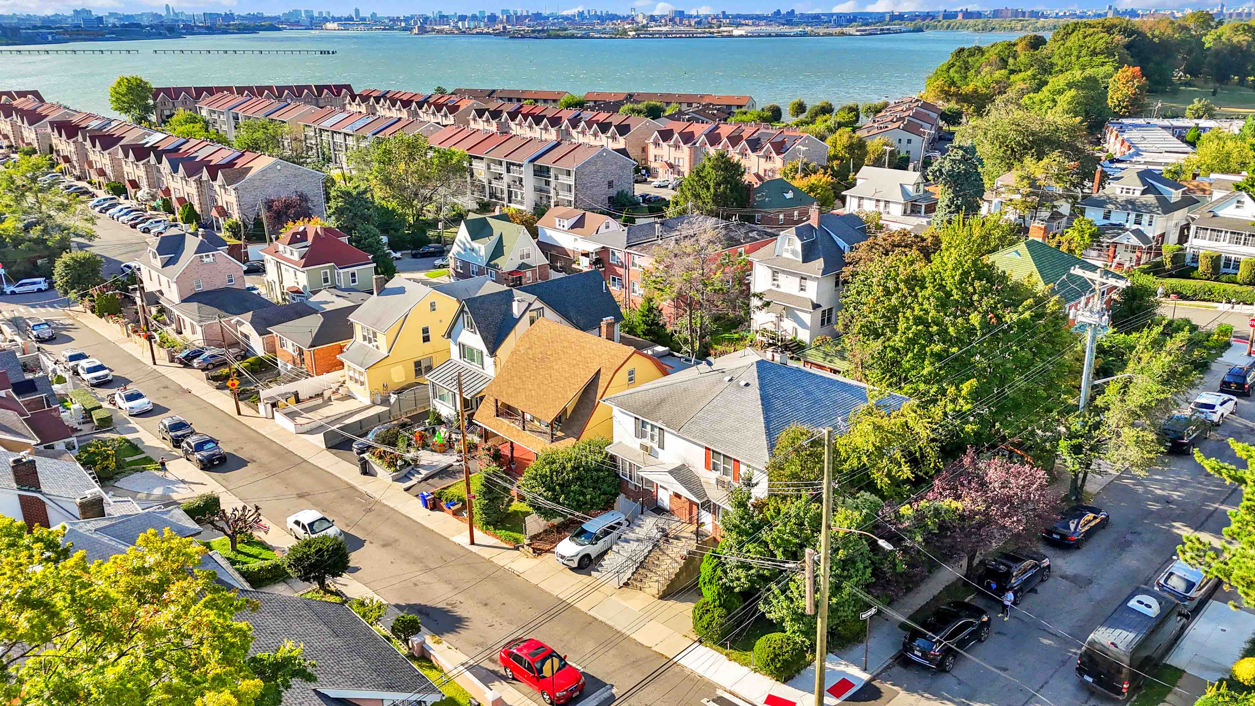  115-33 10th Avenue, College Point, NY, 11356 - 物件實景