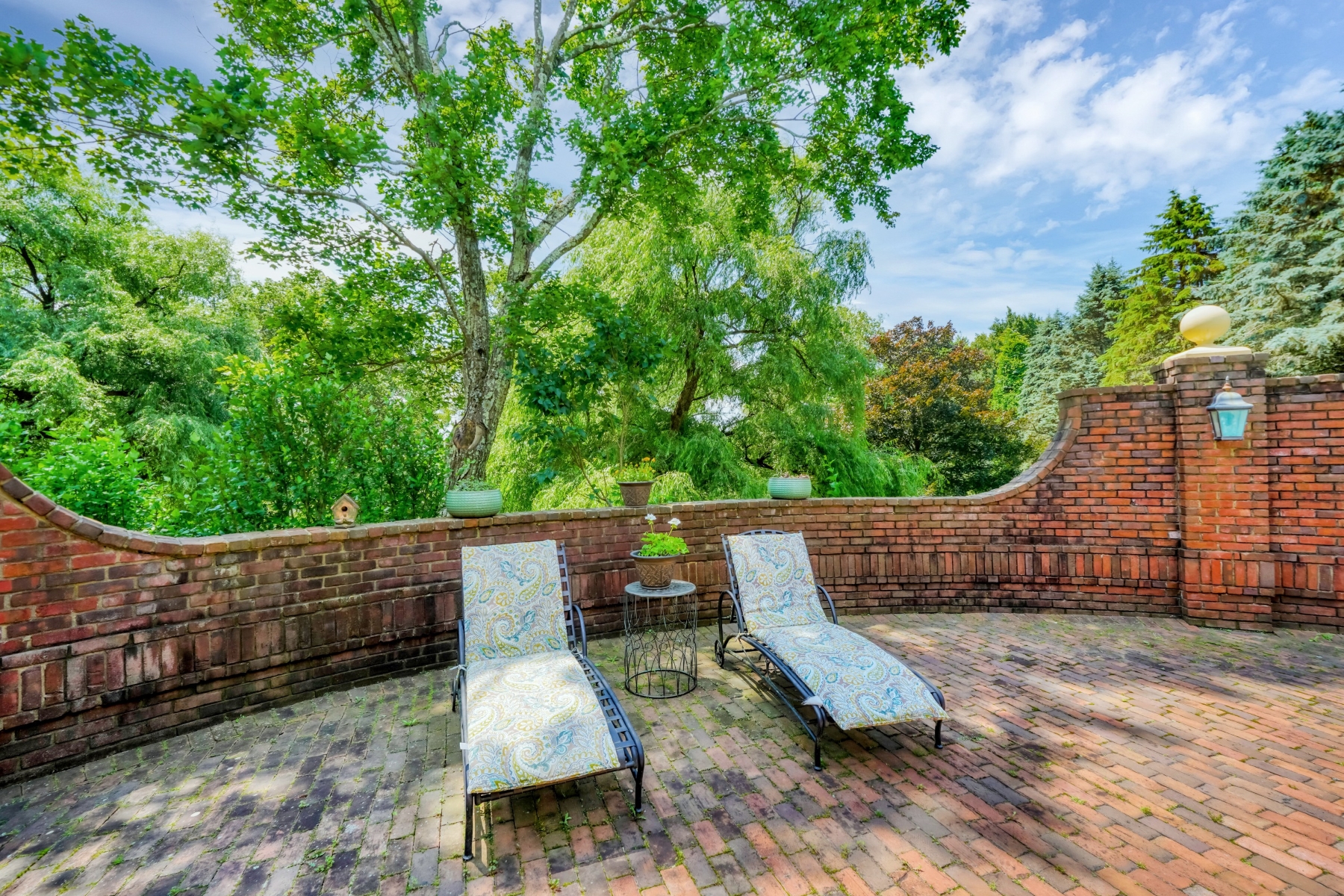  Thoughtfully Designed Stately Brick Colonial Home - 物件實景