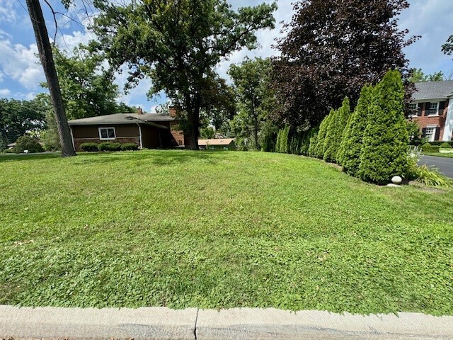 Oak Brook, Illinois, 60523, United States, 5 Bedrooms Bedrooms, ,3 BathroomsBathrooms,Residential,For Sale,1988102