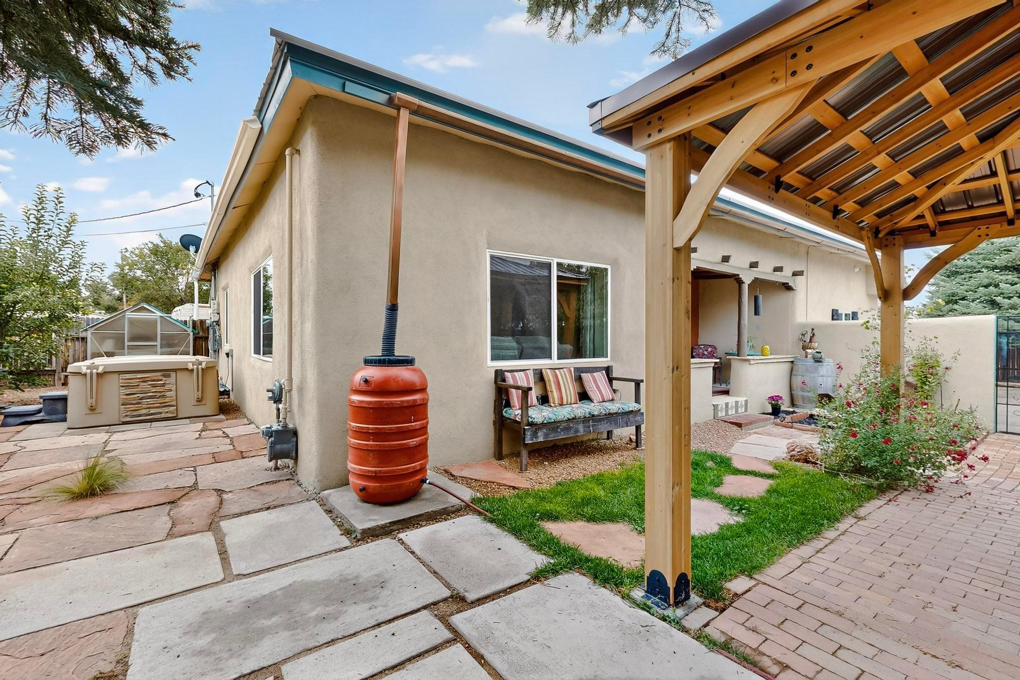 Santa Fe, New Mexico, 87505, United States, 3 Bedrooms Bedrooms, ,2 BathroomsBathrooms,Residential,For Sale,1971309