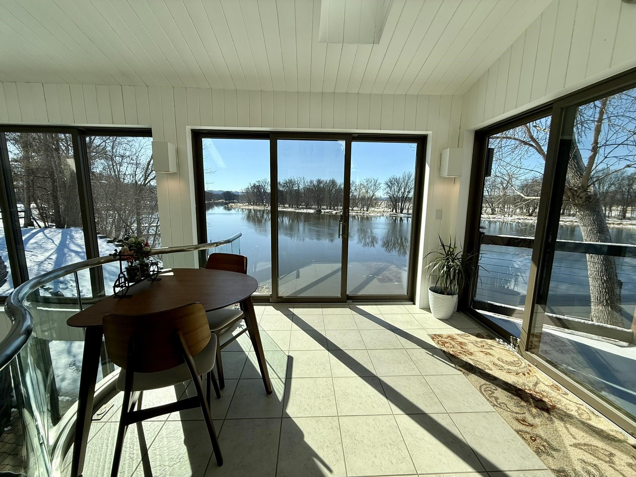 La Crosse, Wisconsin, 54601, United States, 4 Bedrooms Bedrooms, ,5 BathroomsBathrooms,Residential,For Sale,2049360