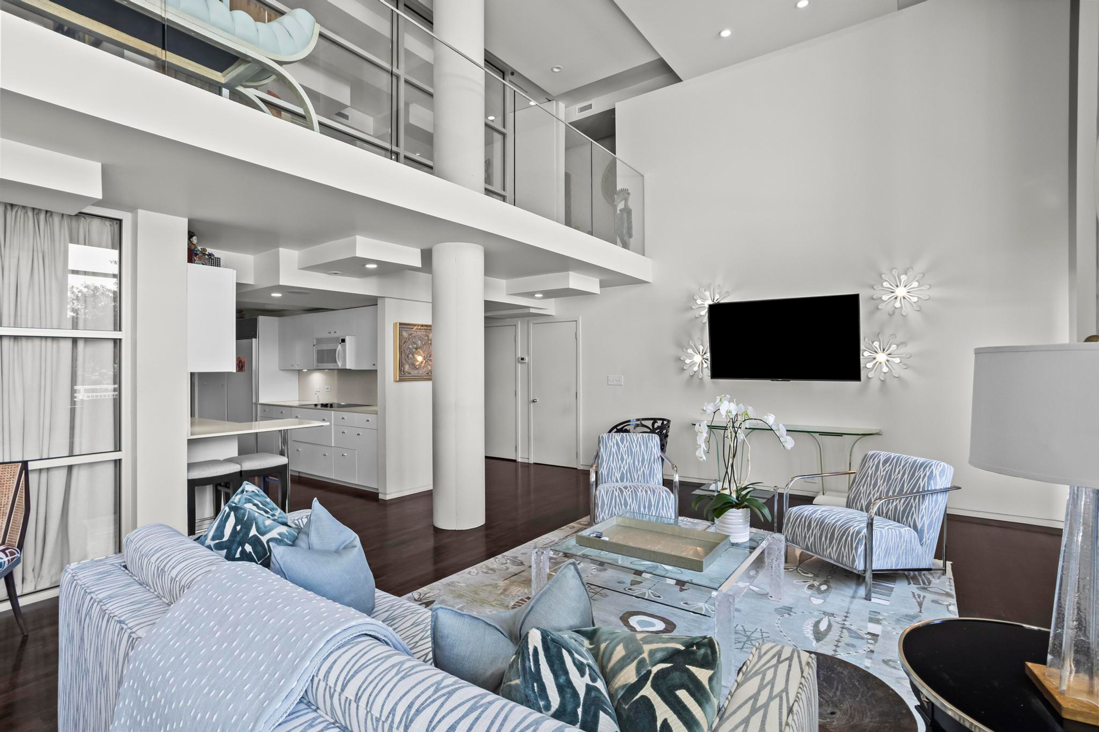  Remarkable Two-Story Loft with Skyline Views - 物件實景