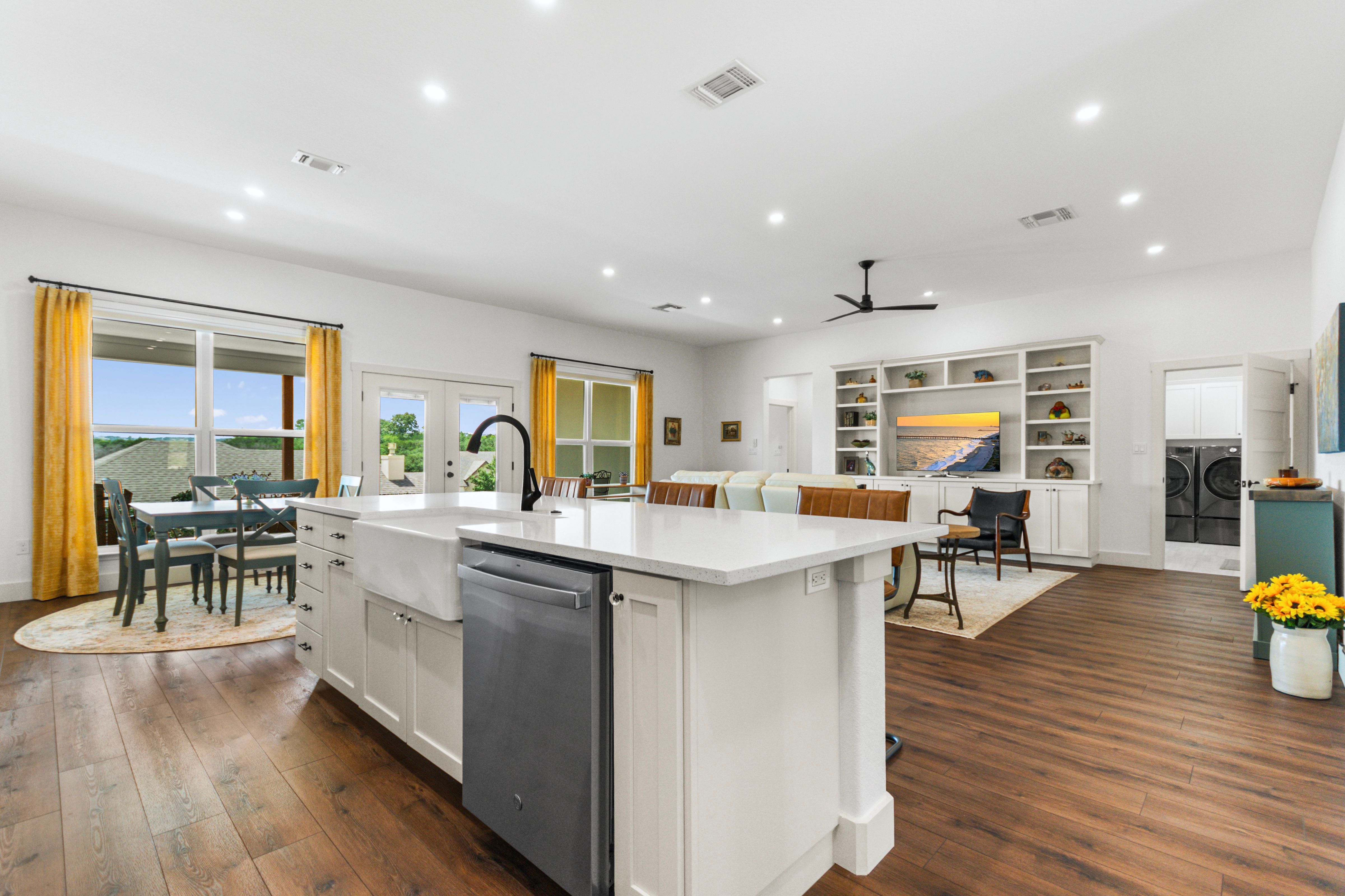  Beautiful Single Story Garden Home - 物件實景