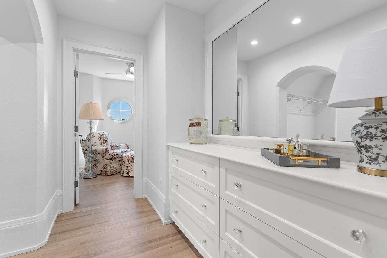 Orono, Minnesota, 55364, United States, 4 Bedrooms Bedrooms, ,4 BathroomsBathrooms,Residential,For Sale,1988176