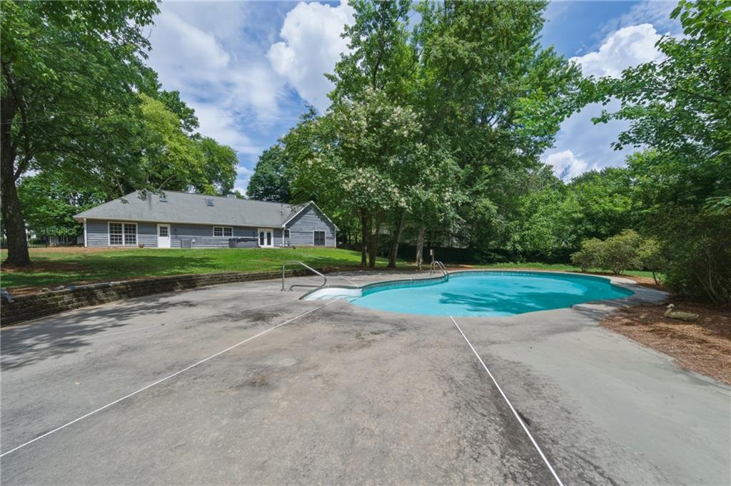 Roswell, Georgia, 30076, United States, 4 Bedrooms Bedrooms, ,3 BathroomsBathrooms,Residential,For Sale,2049337