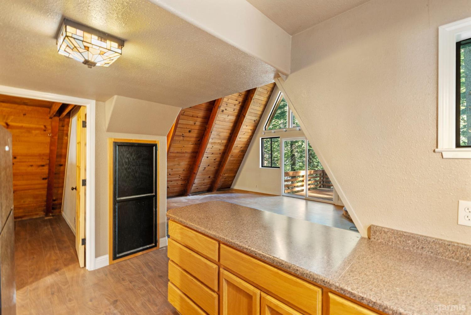 South Lake Tahoe, California, 96150, United States, 2 Bedrooms Bedrooms, ,1 BathroomBathrooms,Residential,For Sale,1999589