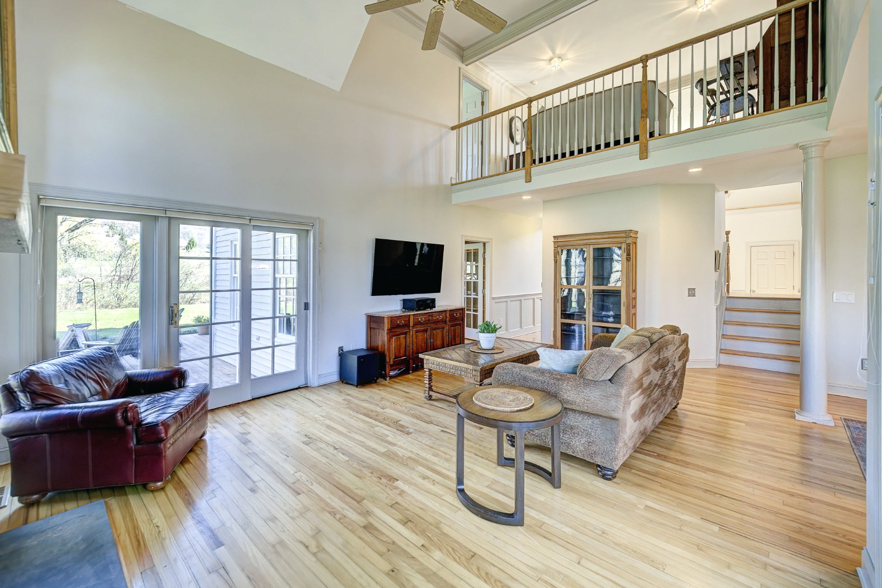  Meticulous ?Hill View Farms? Neighborhood Colonial - 物件實景