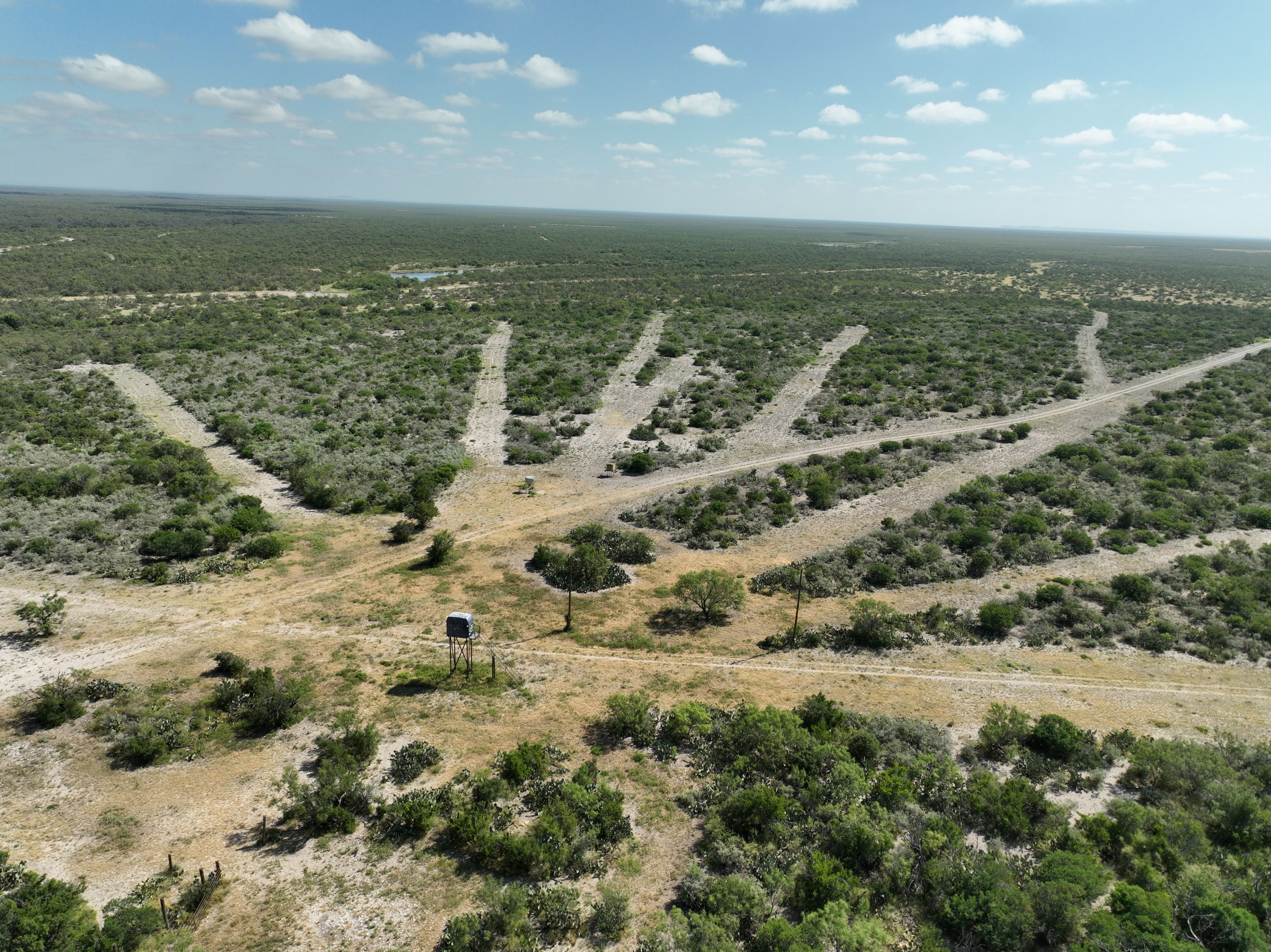  7, 902 +/- Las Moras Creek - 物件實景