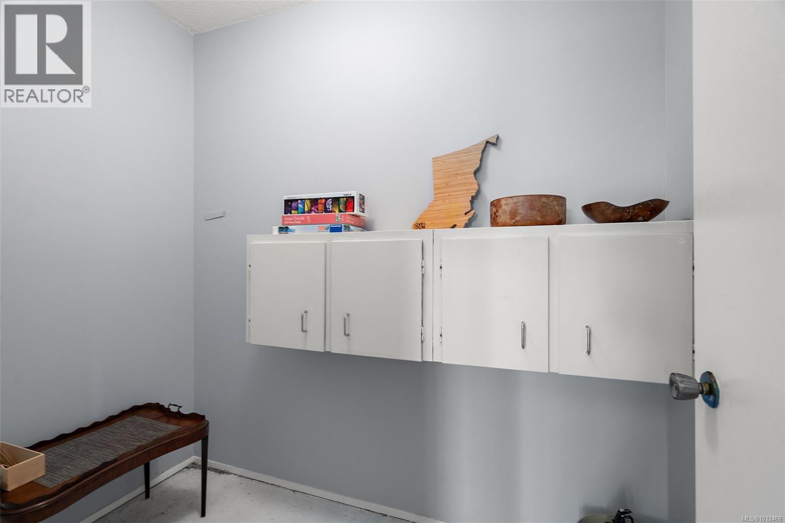 VICTORIA, British Columbia, V8V 2X5, CA, 2 Bedrooms Bedrooms, ,1 BathroomBathrooms,Residential,For Sale,1950619