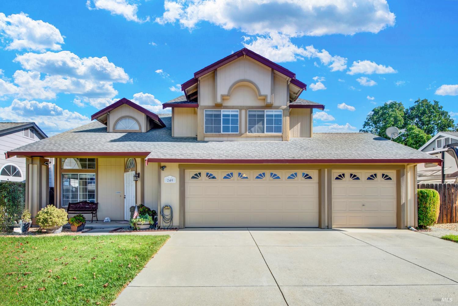 Dixon, California, 95620, United States, 4 Bedrooms Bedrooms, ,3 BathroomsBathrooms,Residential,For Sale,1987907