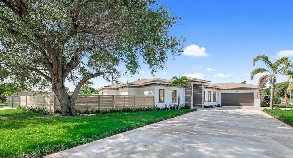 Palm Springs, Florida, 33461, United States, 4 Bedrooms Bedrooms, ,5 BathroomsBathrooms,Residential,For Sale,1835597