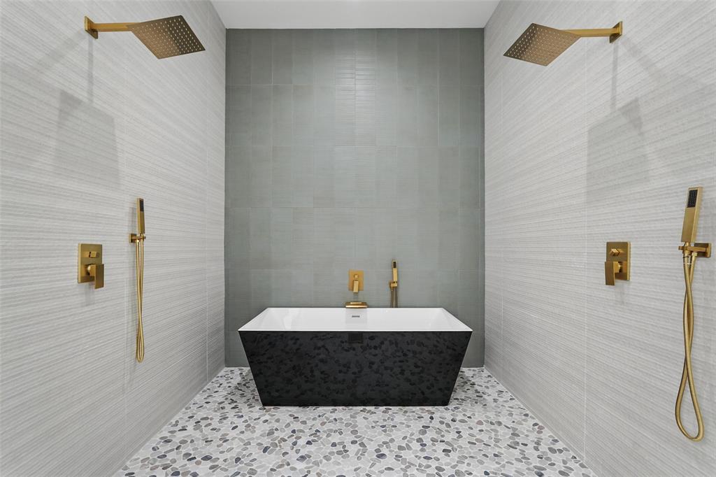 Rockwall, Texas, 75087, United States, 4 Bedrooms Bedrooms, ,4 BathroomsBathrooms,Residential,For Sale,1943916
