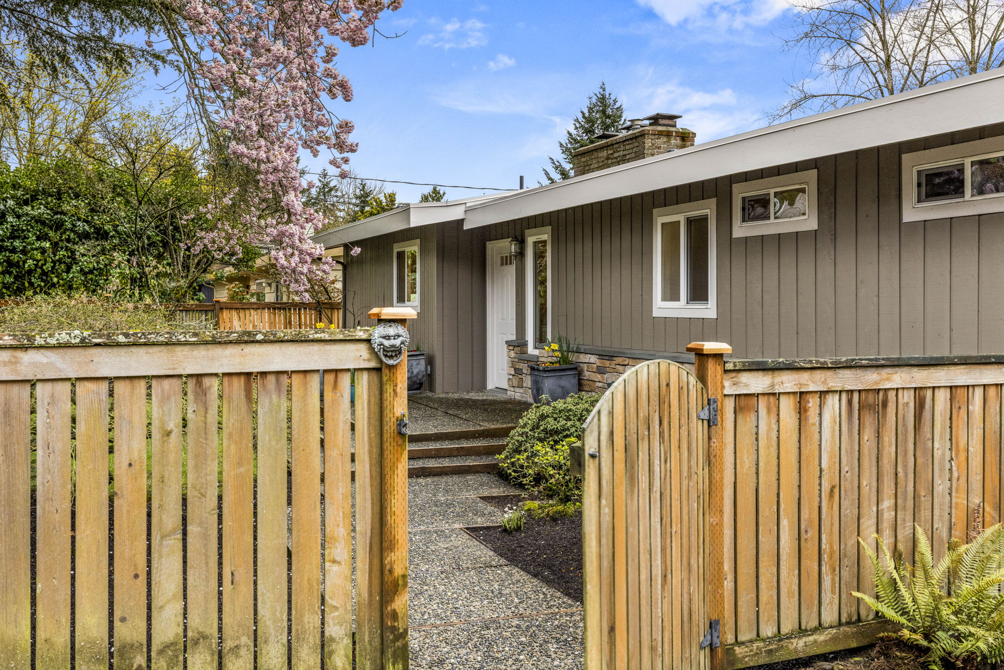  231 105th Ave SE, Bellevue, WA 98004 - 物件實景