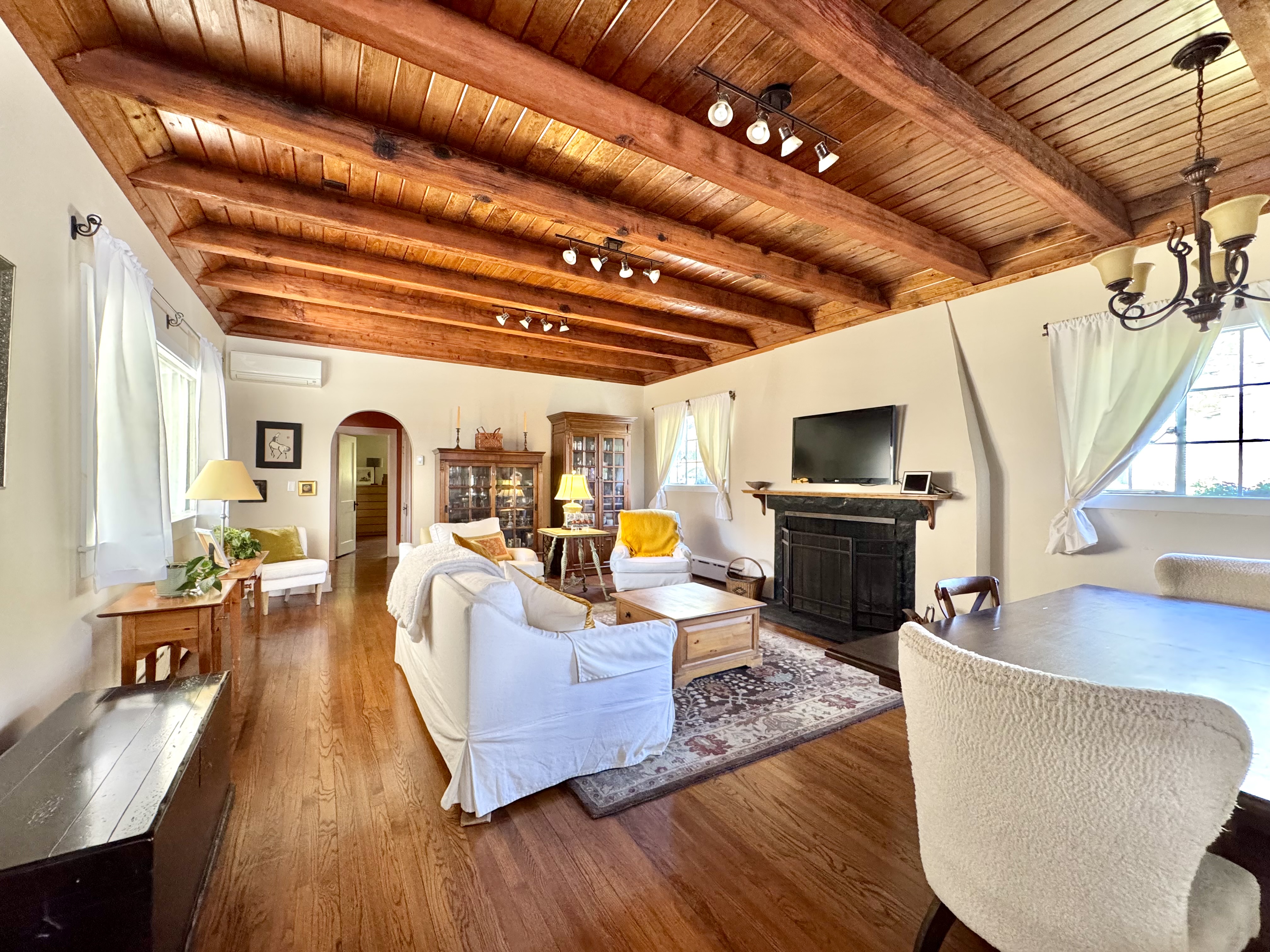 Catskill, New York, 12414, United States, 3 Bedrooms Bedrooms, ,2 BathroomsBathrooms,Residential,For Sale,1990409