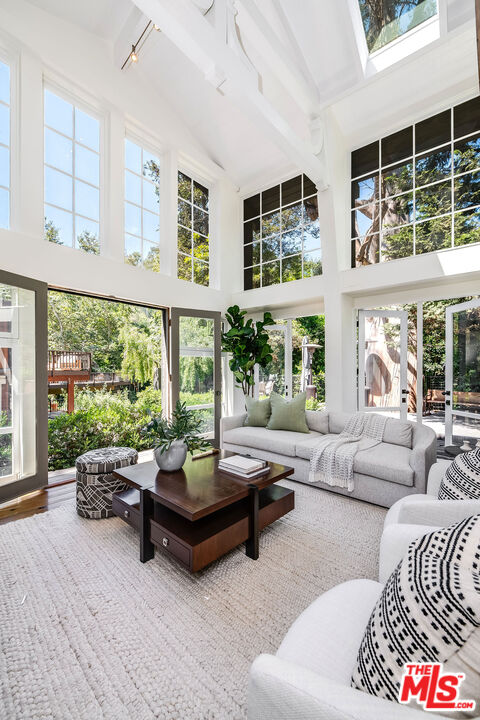 Santa Monica, California, 90402, United States, 7 Bedrooms Bedrooms, ,7 BathroomsBathrooms,Residential,For Sale,1940009