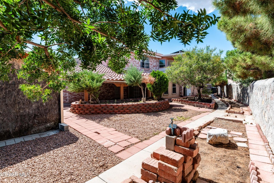 El Paso, Texas, 79934, United States, 4 Bedrooms Bedrooms, ,4 BathroomsBathrooms,Residential,For Sale,1978483