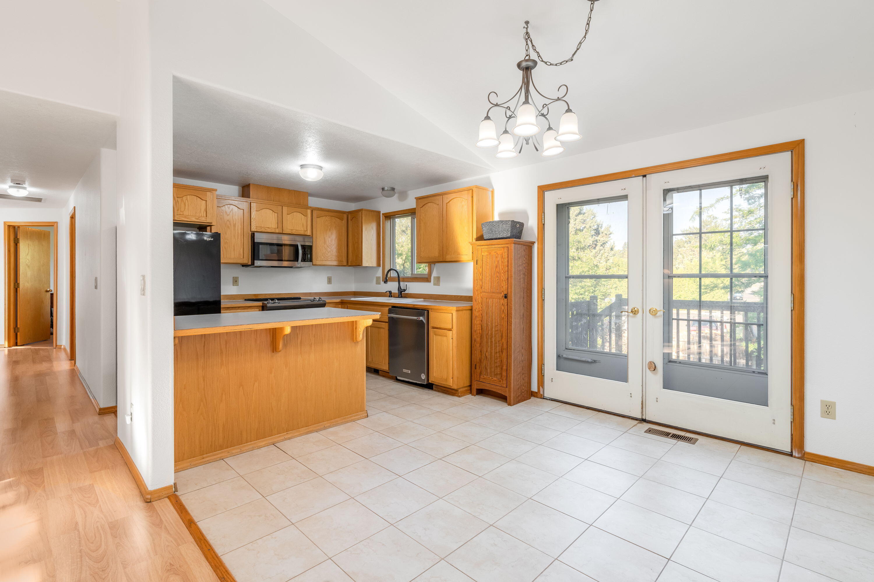 Bend, Oregon, 97701, United States, 3 Bedrooms Bedrooms, ,3 BathroomsBathrooms,Residential,For Sale,1889882