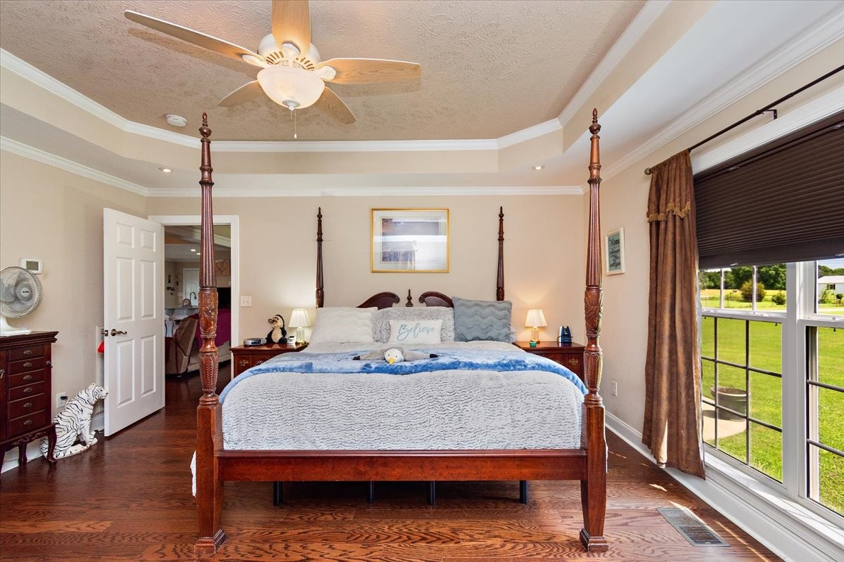 Bell Buckle, Tennessee, 37020, United States, 3 Bedrooms Bedrooms, ,3 BathroomsBathrooms,Residential,For Sale,1898483