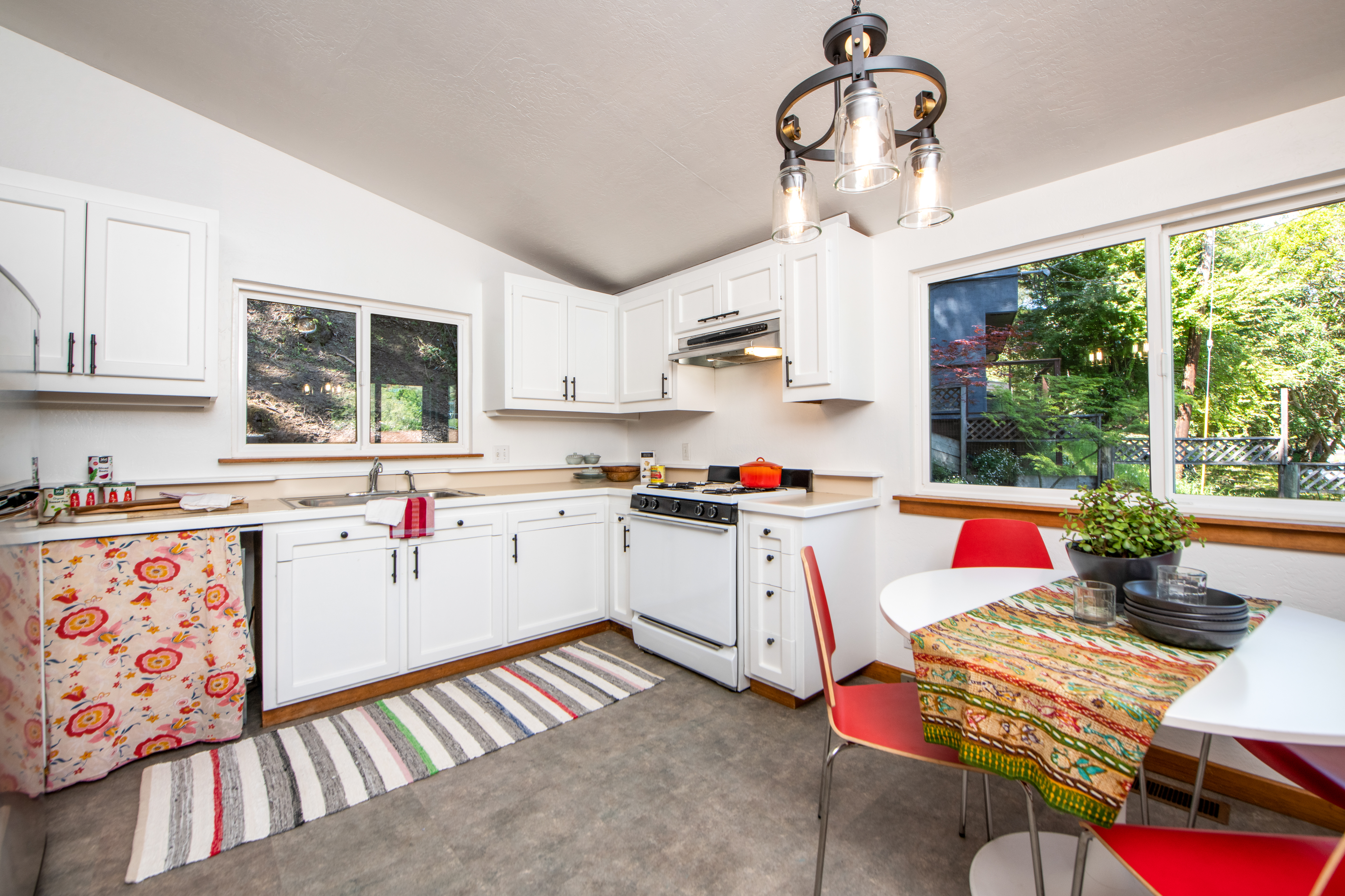  Charming Side-By-Side Duplex in West End - 物件實景