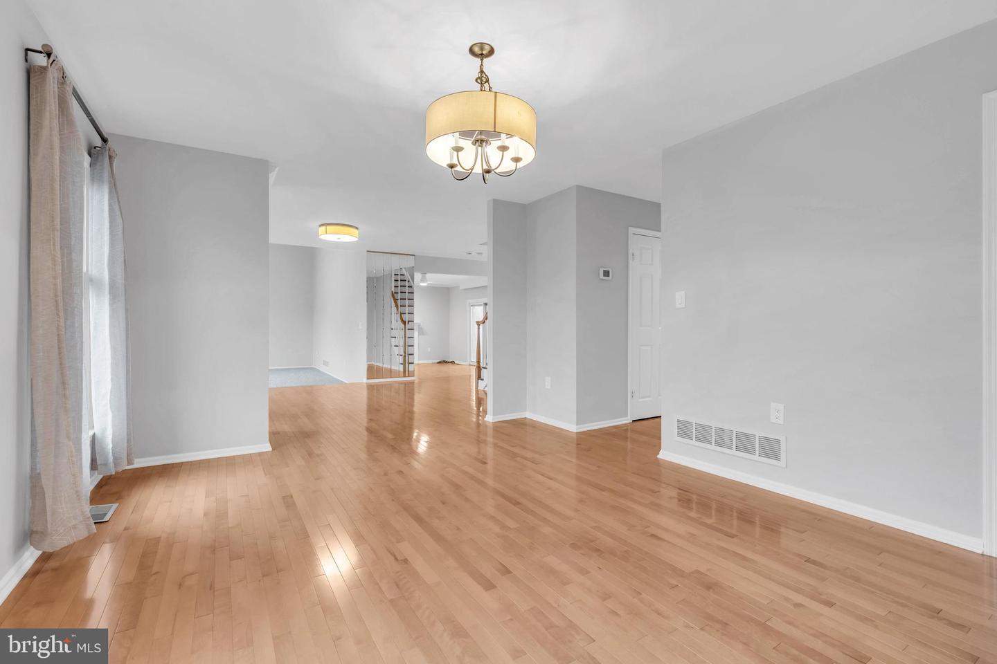 Princeton Junction, New Jersey, 08550, United States, 4 Bedrooms Bedrooms, ,4 BathroomsBathrooms,Residential,For Sale,2003201