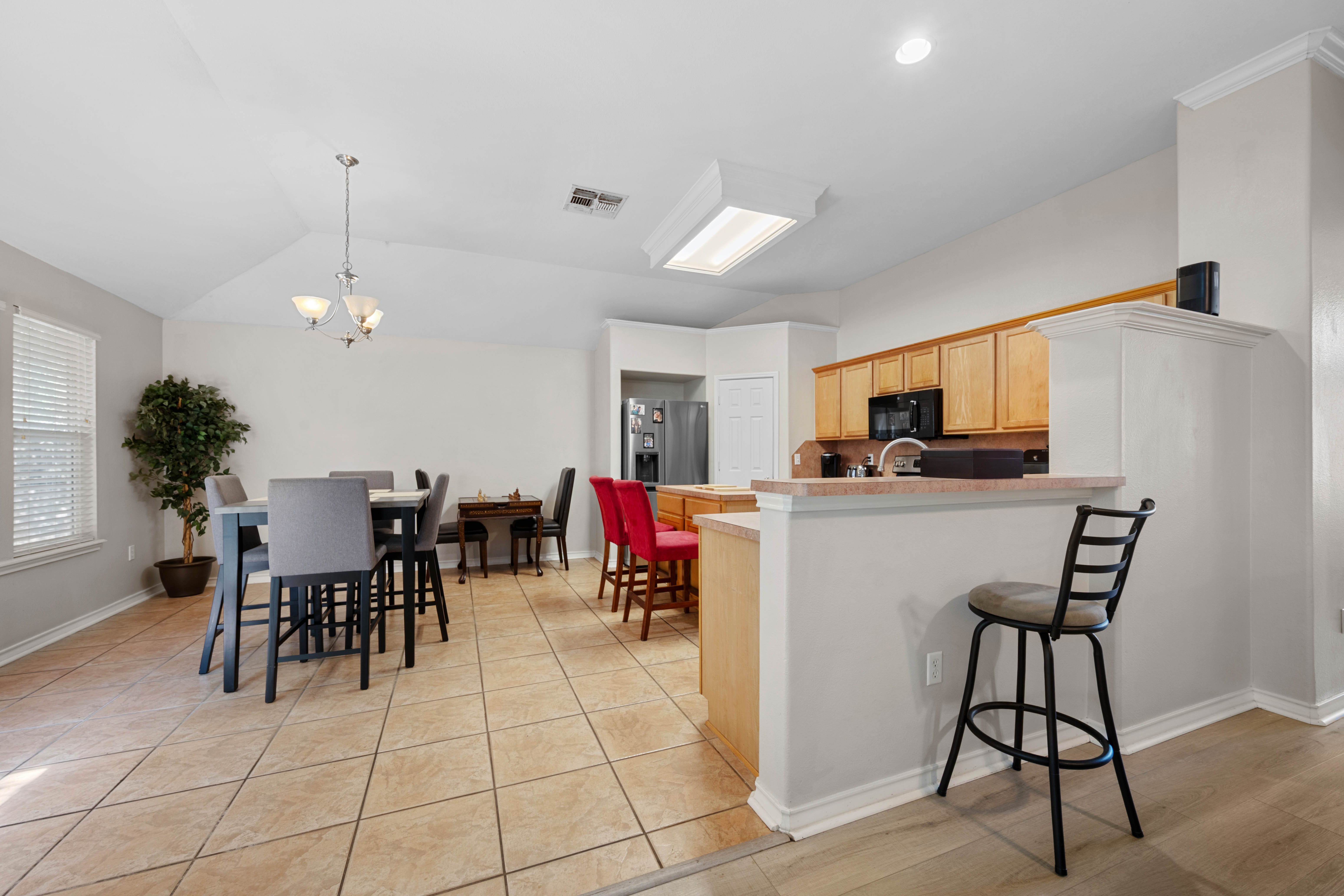  Spacious Home in Whistlers Cove - 物件實景
