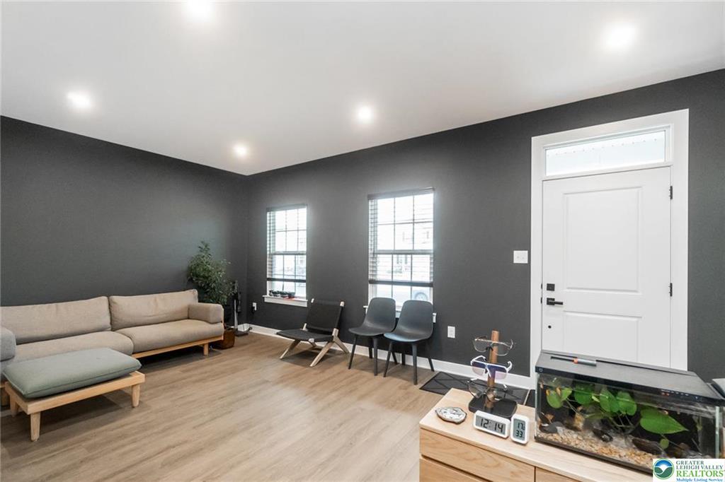 Catasauqua, Pennsylvania, 18032, United States, 5 Bedrooms Bedrooms, ,5 BathroomsBathrooms,Residential,For Sale,2008861