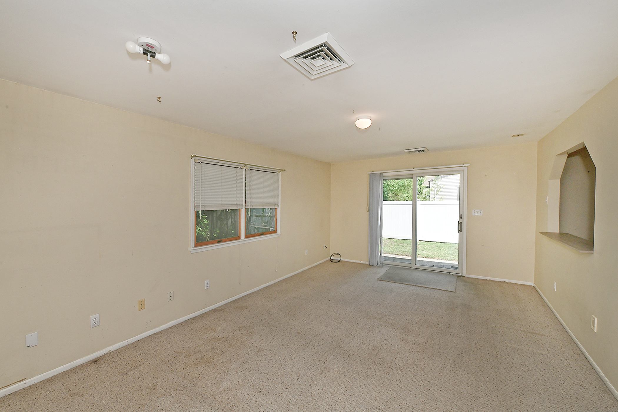 Bethpage, New York, 11714, United States, 4 Bedrooms Bedrooms, ,3 BathroomsBathrooms,Residential,For Sale,1880879