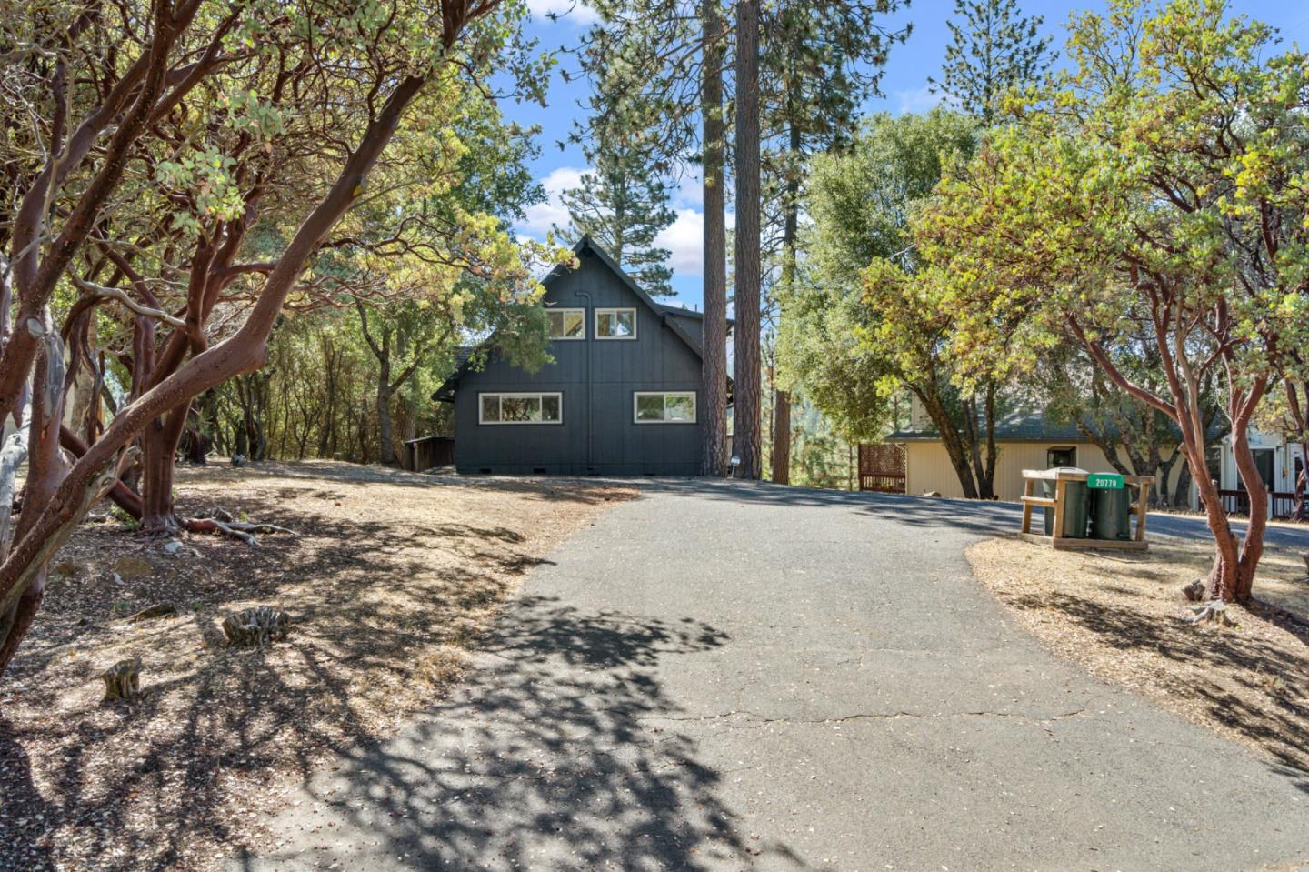 Groveland, California, 95321, United States, 2 Bedrooms Bedrooms, ,3 BathroomsBathrooms,Residential,For Sale,1962373