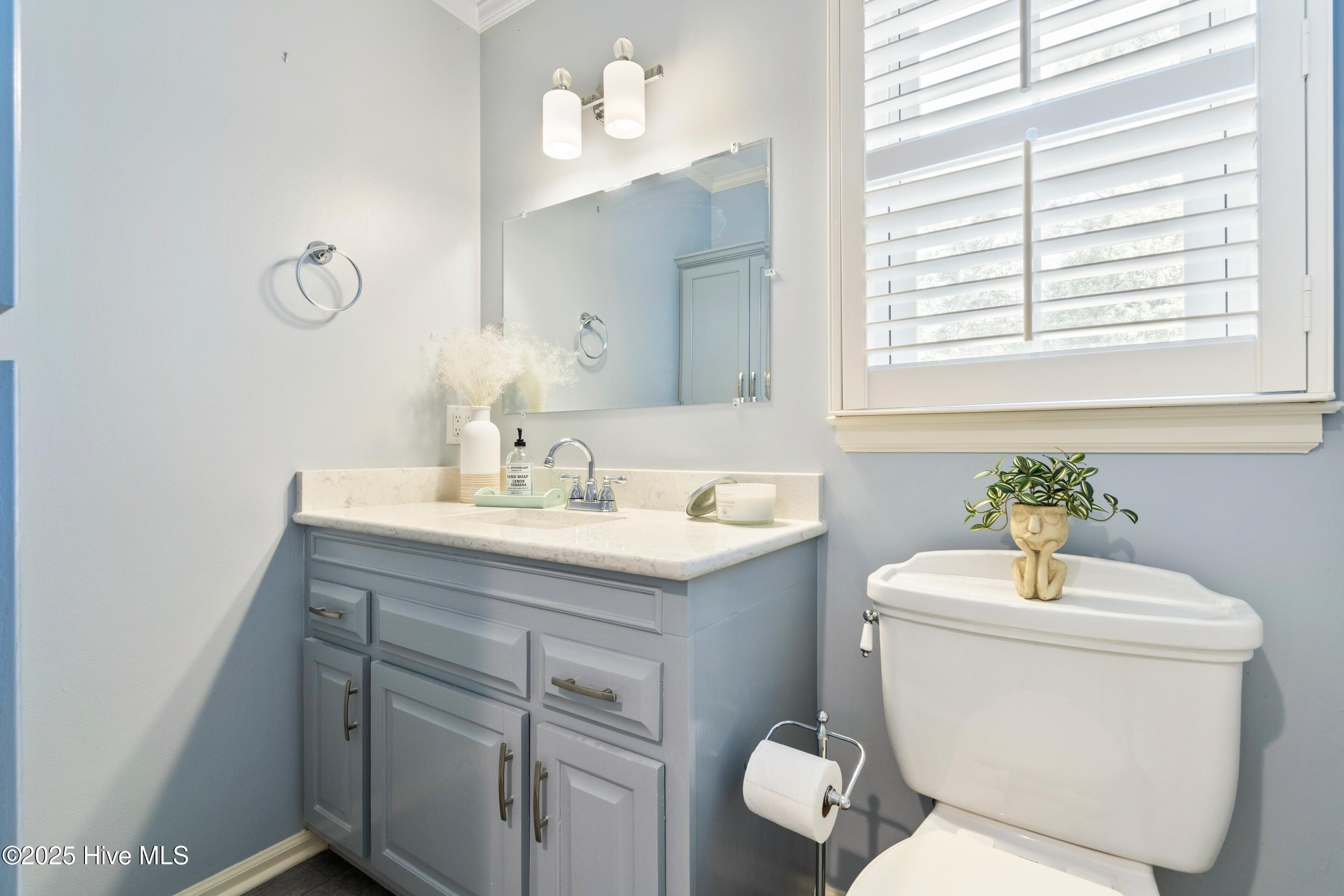 Wilmington, North Carolina, 28409, United States, 4 Bedrooms Bedrooms, ,3 BathroomsBathrooms,Residential,For Sale,1967637