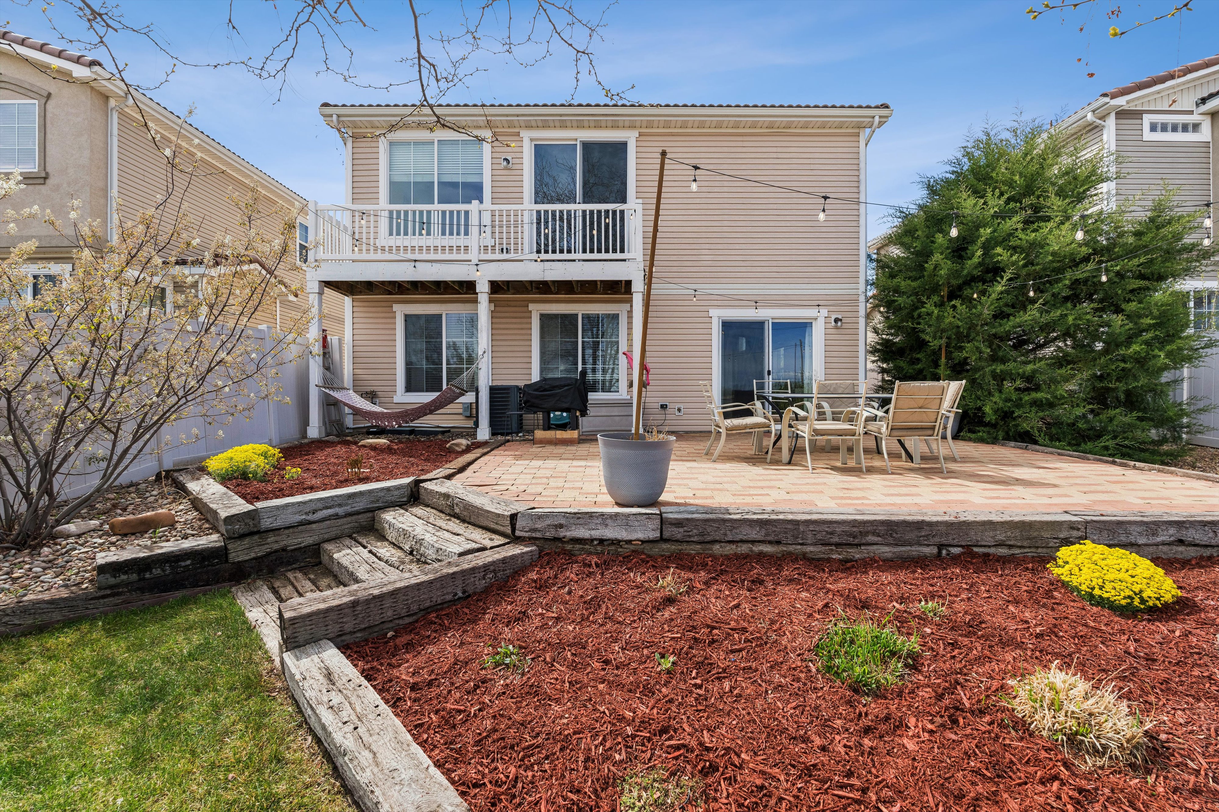  Beautifully Maintained Home Backing to Open Space with Peaceful Views - 物件實景