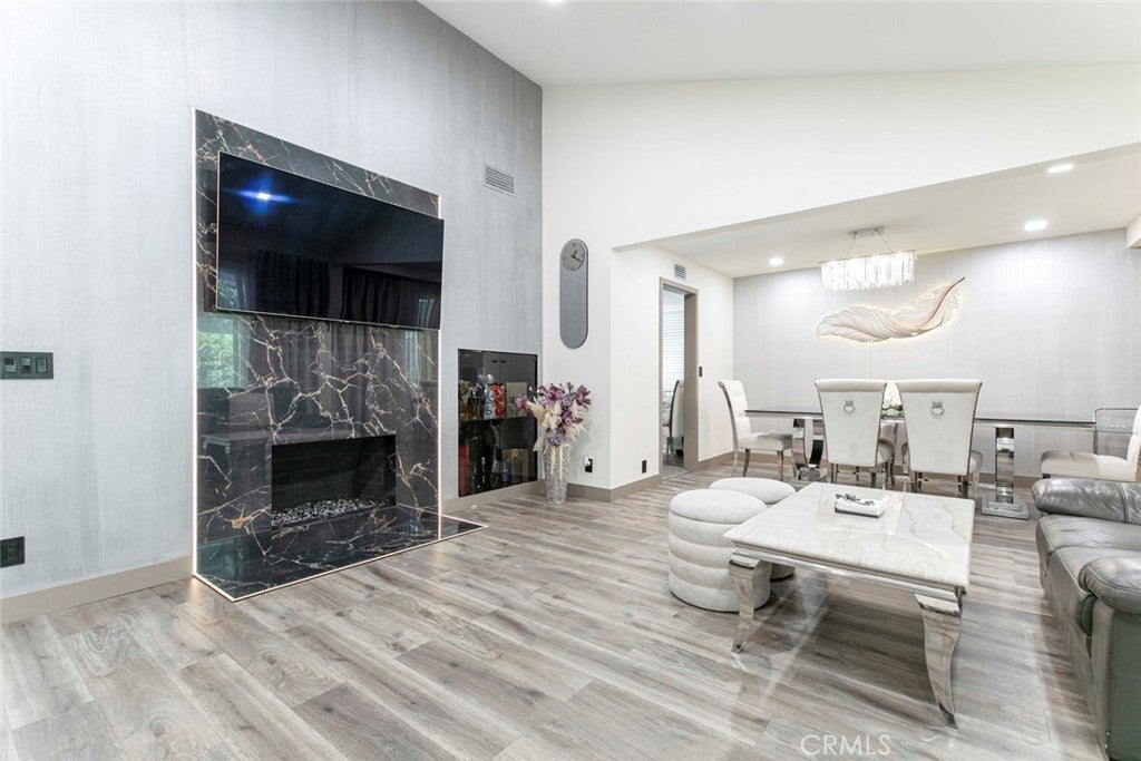 Van Nuys, California, 91406, United States, 3 Bedrooms Bedrooms, ,2 BathroomsBathrooms,Residential,For Sale,1940883