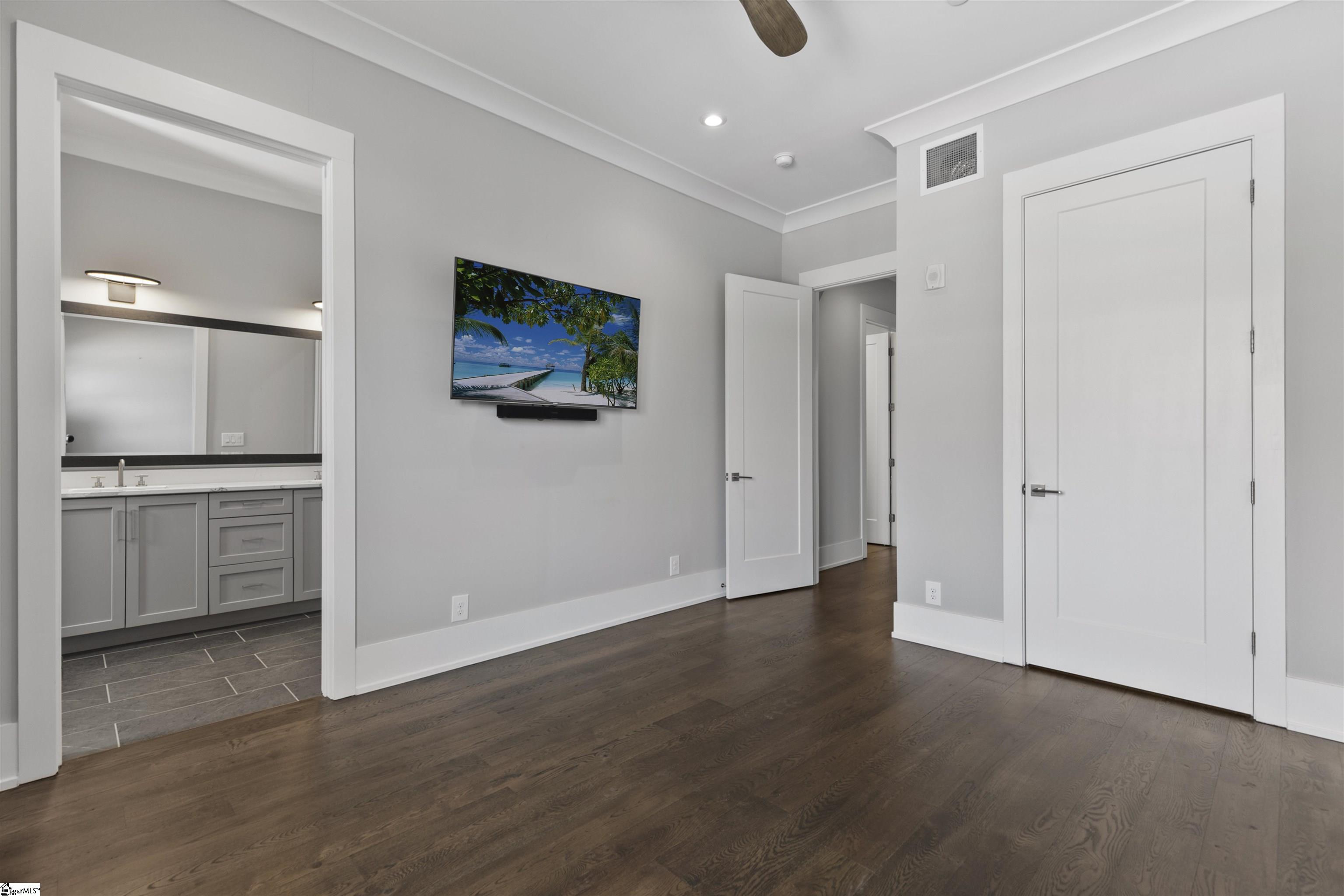 Greenville, South Carolina, 29601, United States, 2 Bedrooms Bedrooms, ,2 BathroomsBathrooms,Residential,For Sale,1777131