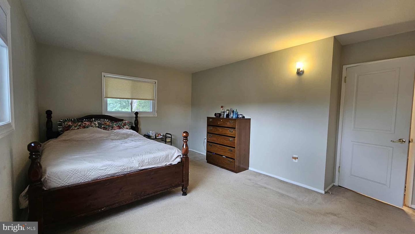 Annandale, Virginia, 22003, United States, 4 Bedrooms Bedrooms, ,3 BathroomsBathrooms,Residential,For Sale,1866164