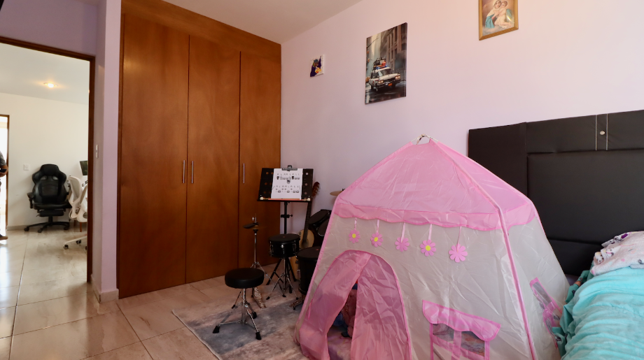 Morelia, Michoacán de Ocampo, 58200, Mexico, 3 Bedrooms Bedrooms, ,2 BathroomsBathrooms,Residential,For Sale,2000859