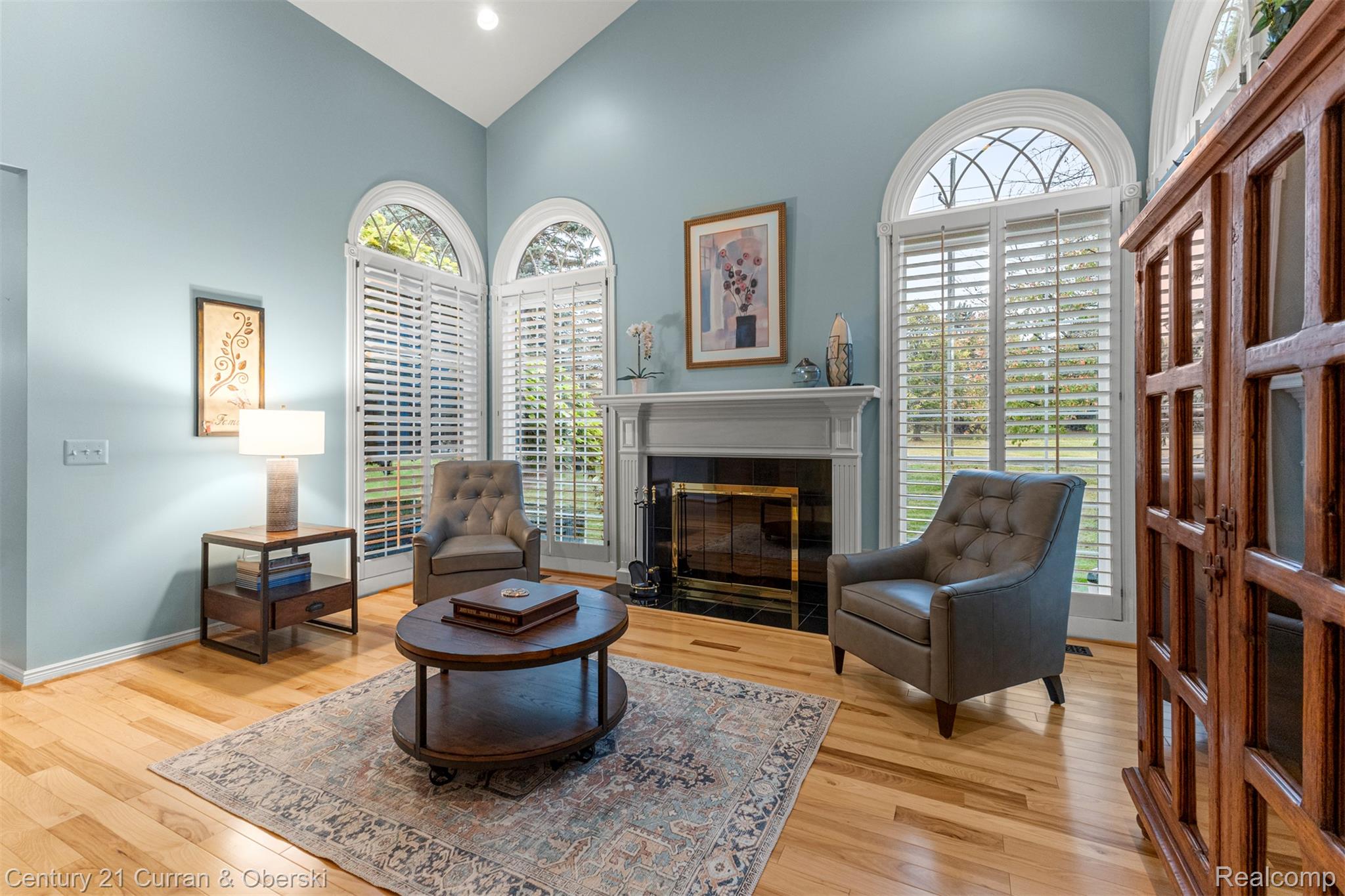 Shelby Charter Township, Michigan, 48316, United States, 2 Bedrooms Bedrooms, ,4 BathroomsBathrooms,Residential,For Sale,1977088