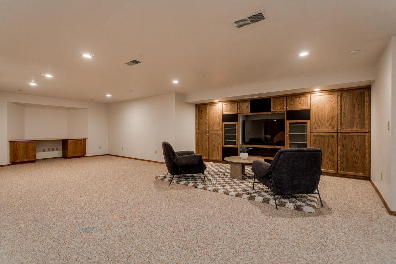 GREEN BAY, Wisconsin, 54313, United States, 5 Bedrooms Bedrooms, ,4 BathroomsBathrooms,Residential,For Sale,1768354