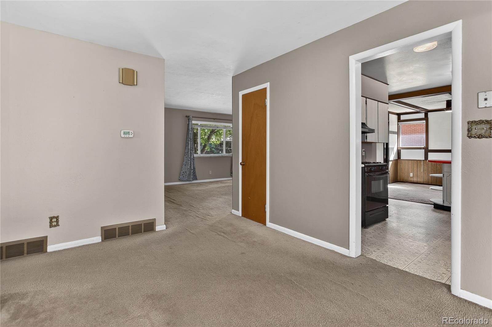 Arvada, Colorado, 80004, United States, 3 Bedrooms Bedrooms, ,1 BathroomBathrooms,Residential,For Sale,1960914