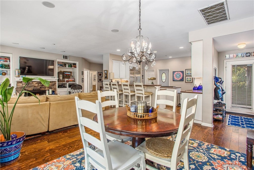 Redlands, California, 92373, United States, 5 Bedrooms Bedrooms, ,4 BathroomsBathrooms,Residential,For Sale,1983103