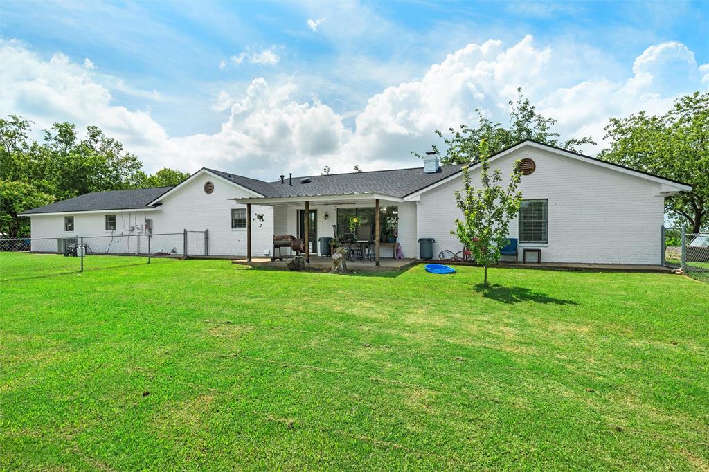 Whitney, Texas, 76692, United States, 4 Bedrooms Bedrooms, ,3 BathroomsBathrooms,Residential,For Sale,1890428