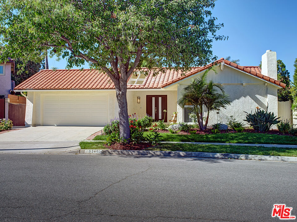 Huntington Beach, California, 92649, United States, 3 Bedrooms Bedrooms, ,2 BathroomsBathrooms,Residential,For Sale,2003446