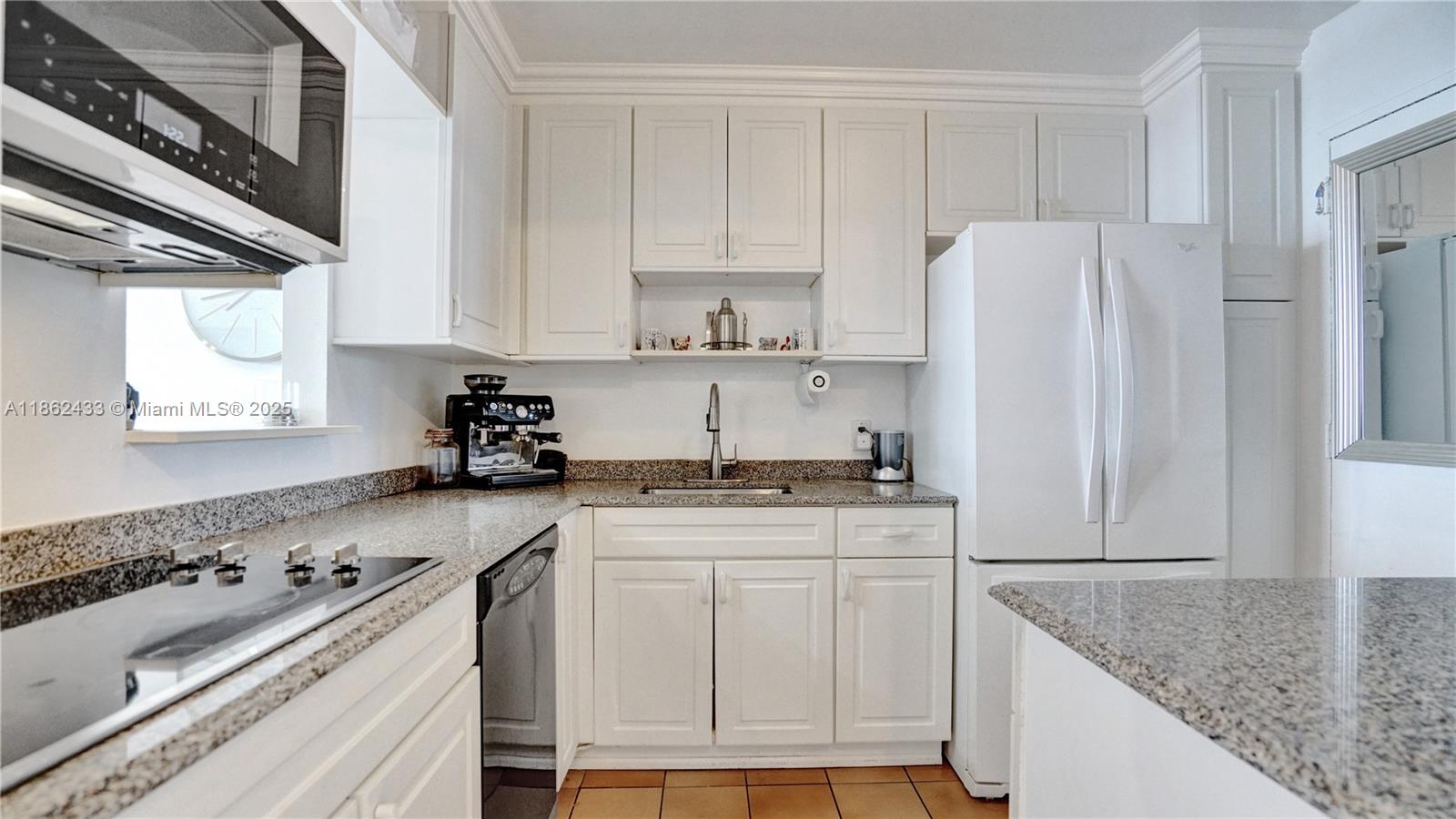 Miami Beach, Florida, 33139, United States, 2 Bedrooms Bedrooms, ,2 BathroomsBathrooms,Residential,For Sale,1925367