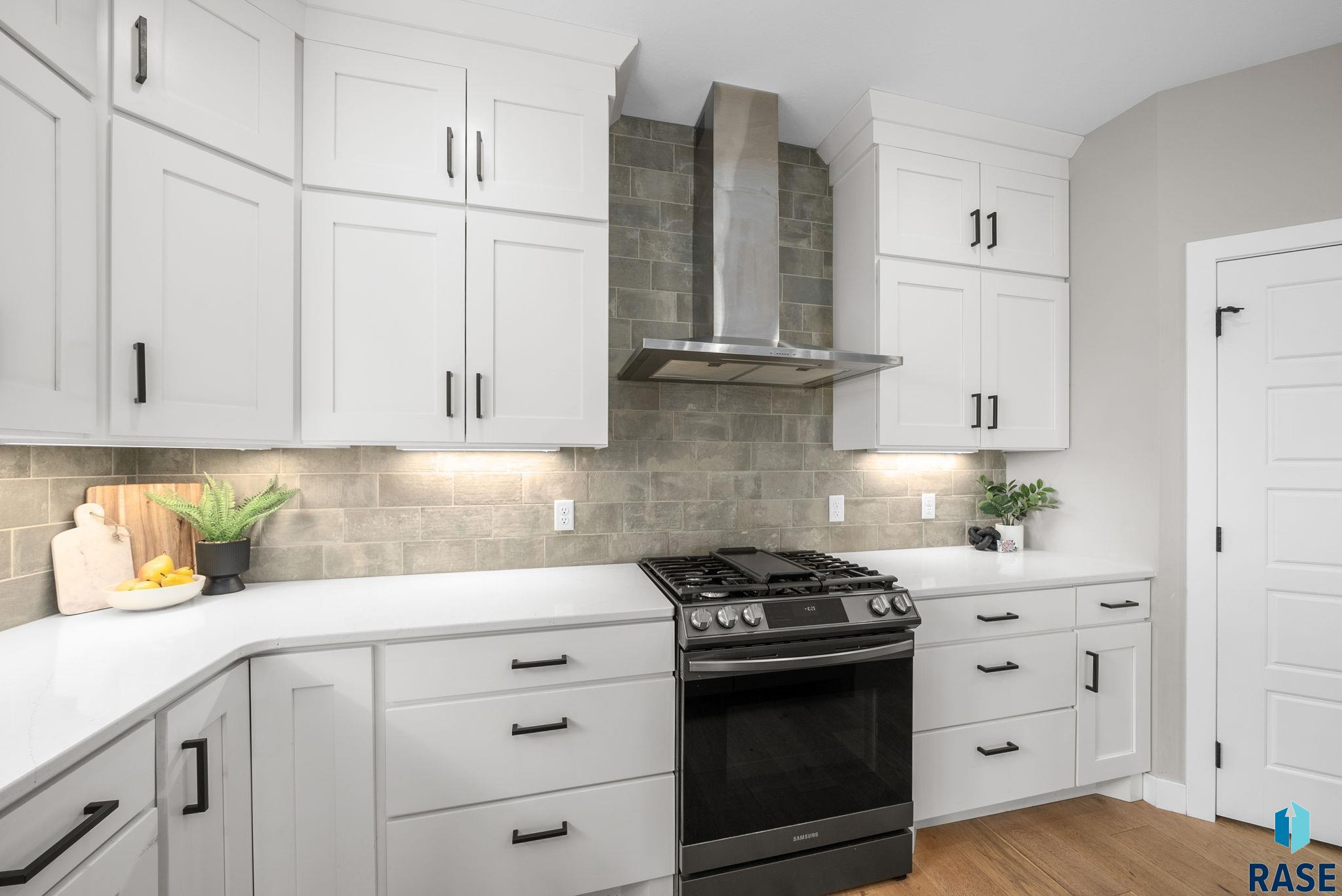 Sioux Falls, South Dakota, 57110, United States, 6 Bedrooms Bedrooms, ,4 BathroomsBathrooms,Residential,For Sale,1892157