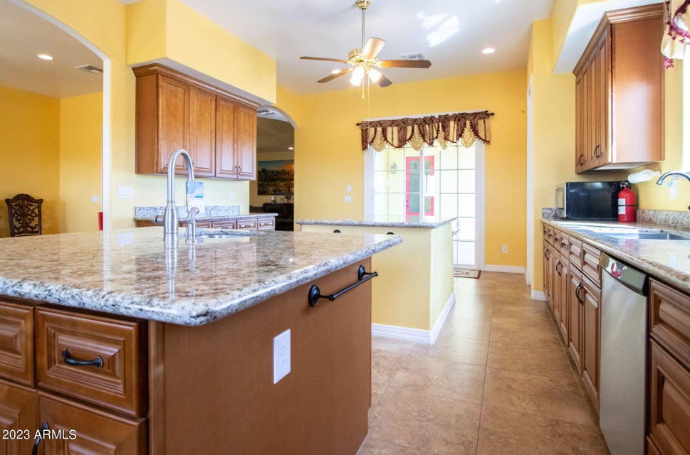 Witmann, Arizona, 85361, United States, 6 Bedrooms Bedrooms, ,3 BathroomsBathrooms,Residential,For Sale,1977429