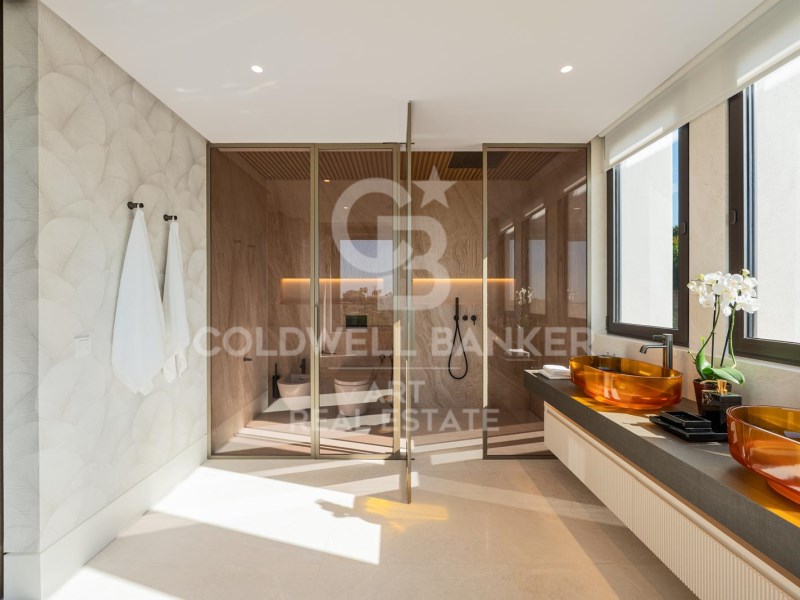 Marbella, Andalusia, ES, 5 Bedrooms Bedrooms, ,6 BathroomsBathrooms,Residential,For Sale,1985219