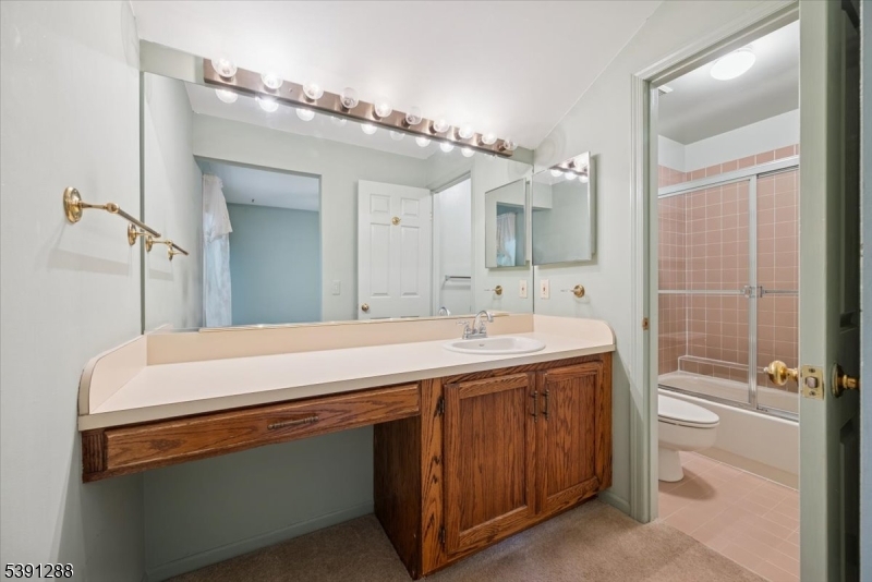 Bedminster Twp., New Jersey, 07921, United States, 2 Bedrooms Bedrooms, ,4 BathroomsBathrooms,Residential,For Sale,1988060