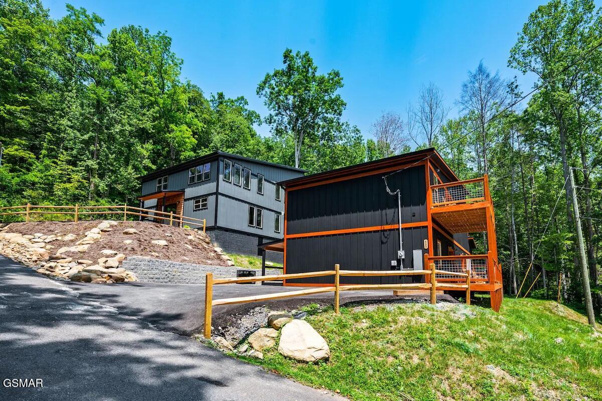Gatlinburg, Tennessee, 37738, United States, 4 Bedrooms Bedrooms, ,5 BathroomsBathrooms,Residential,For Sale,2048286