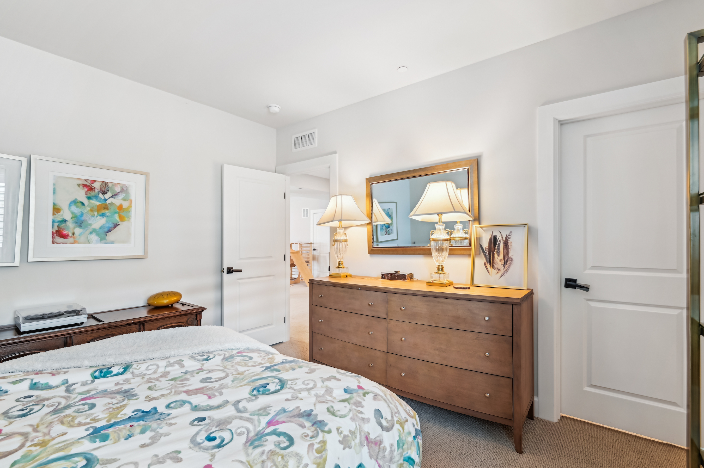  TWO RIVERS - 物件實景