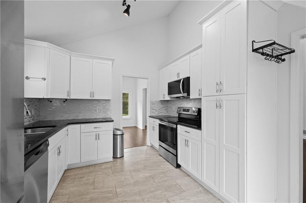 Marietta, Georgia, 30066, United States, 4 Bedrooms Bedrooms, ,3 BathroomsBathrooms,Residential,For Sale,1986334